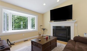 102 Bramble Bush Rd, Coventry, RI 02816