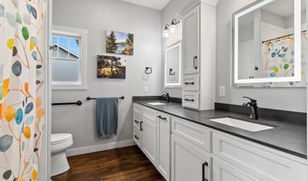 5401 N AMETHYST Dr, Appleton, WI 54913