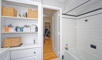 5 Kakely St, Albany, NY 12208