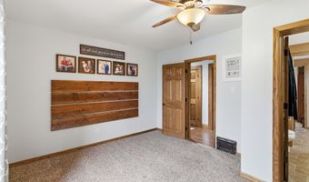 136 1st Ave, Alden, MN 56009