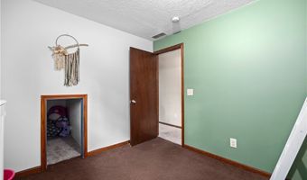 823 Willow Hollow Ct, Amherst, OH 44001