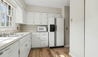 34 Summercreek Dr, Spartanburg, SC 29307