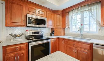 1010 Oakhill Ave, Attleboro, MA 02703
