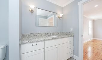 240 Oak St, Centerville, MA 02632