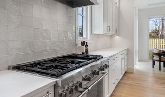 629 N LINCOLN St N, Arlington, VA 22201