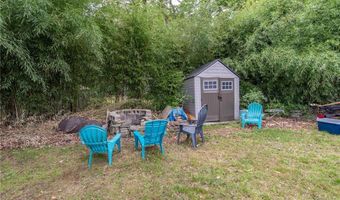 76 Long Meadow Dr, Glocester, RI 02814