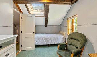 81 Mud Pt S, Alburgh, VT 05440