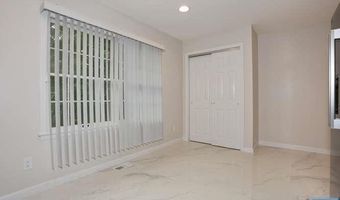 90 Elm St, Allendale, NJ 07401