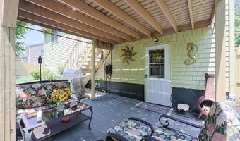 52 Urquhart St, Cranston, RI 02920