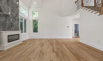 130 Zoar Ave, Attleboro, MA 02703