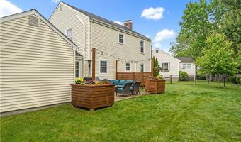 25 Marshall Way, East Providence, RI 02916
