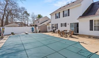 5 Brentwood Dr, Bayville, NJ 08721