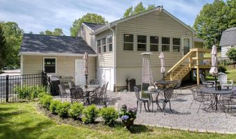 62 Palomino Ln, Bedford, NH 03110