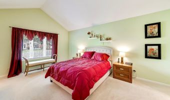 1819 N Normandy Ct, Arlington Heights, IL 60004