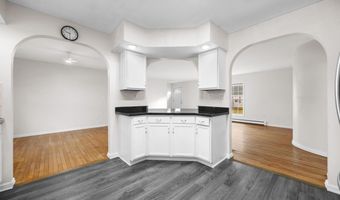 202 Pearl St, Bangor, ME 04401