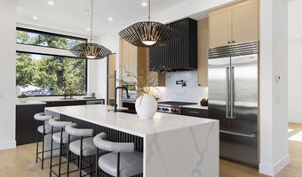 985 SE RIMROCK Ln, Milwaukie, OR 97267
