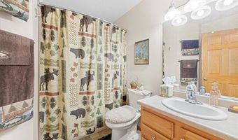 915 Wildflower Ct, Amery, WI 54001