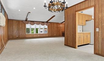 6 Bruce Dr, North Smithfield, RI 02896