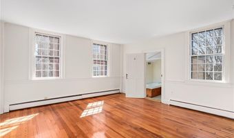 14 Elm St, Newport, RI 02840