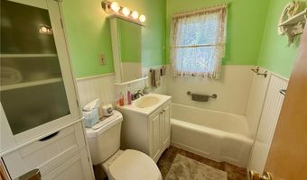 905 Clausen Ave, Albert Lea, MN 56007