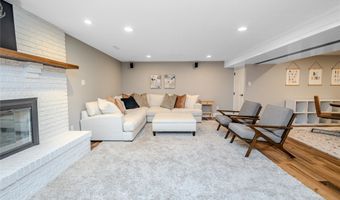 305 NE 54th St, Ankeny, IA 50021