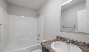 120 Pin Oak Dr, Aurora, MO 65605