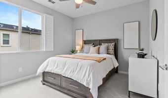 225 Royal Gln 404, Escondido, CA 92025