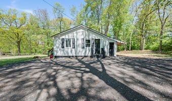 63 Savarese Ln, Burlington, CT 06013