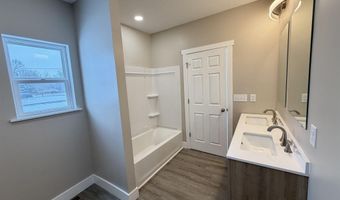 874 N Jackson St, Andrews, IN 46702