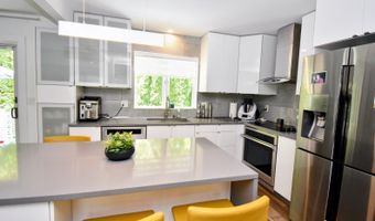 38 Algonquin Way, Bristol, CT 06010