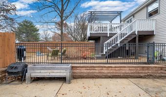 225 Vistaoak Ct, Ballwin, MO 63021