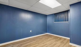 321 Fairview Ct, Ballwin, MO 63021