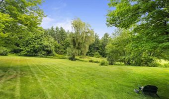 10 Candlewood Dr, Amherst, NH 03031
