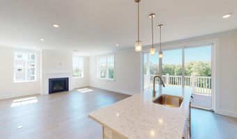 1 Longview Dr 210, Atkinson, NH 03811