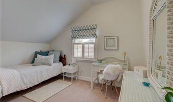 110 Lake View Rd, Cranston, RI 02920