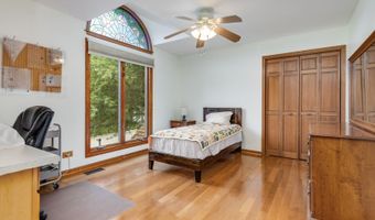 420 Fairway View Dr, Algonquin, IL 60102