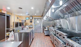 484 N DUPONT Hwy, Dover, DE 19901