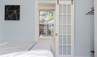 17 Everett St, Newport, RI 02840