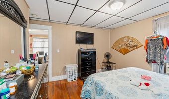 77 Fales St, Central Falls, RI 02863