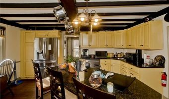 175 Huntinghouse Rd, Glocester, RI 02857