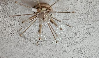 312 W Locust St, Aurora, MO 65605