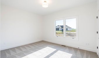 2217 Golfview Dr, Auburn, IN 46706