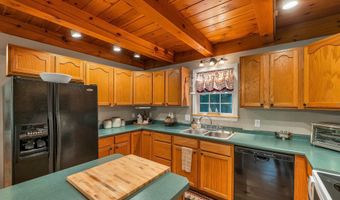 86 Avery Hill Rd, Alton, NH 03810