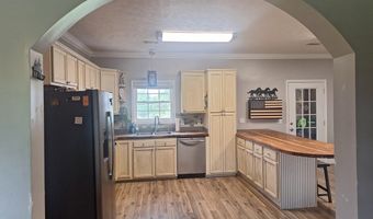 7641 Nails Ferry Rd, Baxley, GA 31513