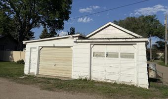 818 NE 3rd Ave, Aberdeen, SD 57401