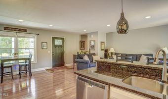 17500 Bridle Dr, Abingdon, VA 24210