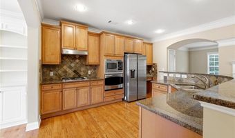 9040 Woodland Trl, Alpharetta, GA 30009