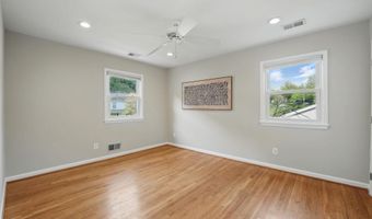 8121 BRIAR CREEK Dr, Annandale, VA 22003