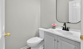 6576 MEDINAH Ln, Alexandria, VA 22312