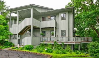 7673 Woodmere Dr 27, Athens, OH 45701
